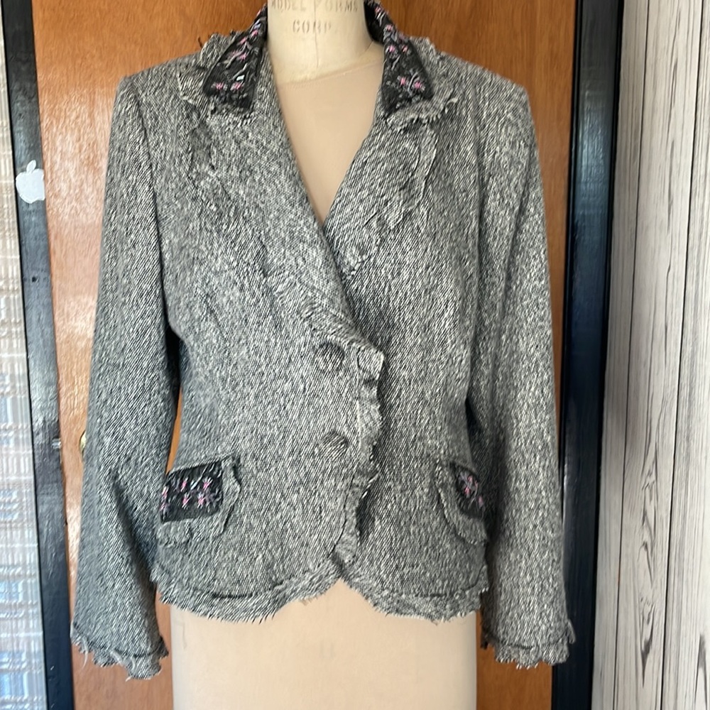 SERENA KAY french size 46 tweed embellished blazer